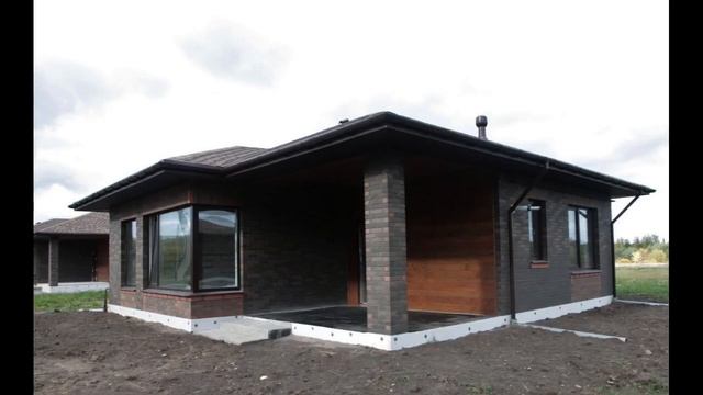 Дома из нашего кирпича, обалденные получились, Мы в Марий Эл. Каменщик молодец, умело кладёт стены. смотреть онлайн