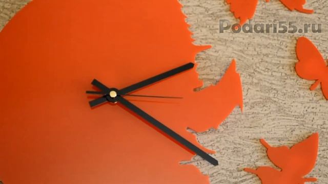 Часы "Порхающие бабочки", красные, Podari55.ru смотреть онлайн