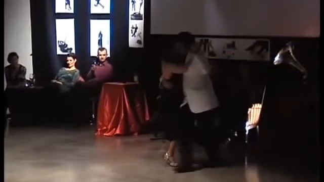 Monica y Benjamin-Milonga Brava смотреть онлайн