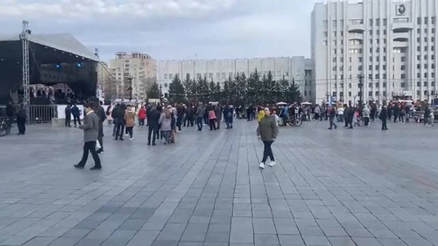 ? Праздник 1 мая смотреть онлайн