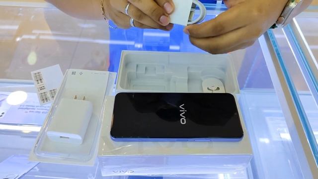 Vivo Y17s Unboxing смотреть онлайн