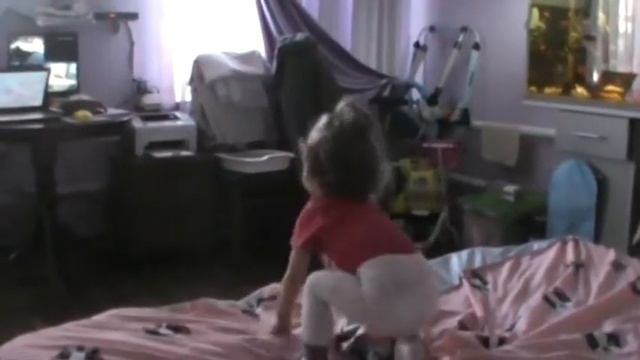 Танцы перед сном . Смотреть до конца .