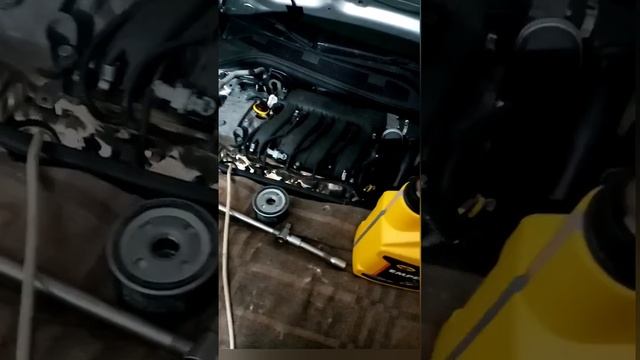 Заміна масла ДВС рено меган2 2.0 F4R В ДОМАШНІХ УМОВАХ ?? смотреть онлайн