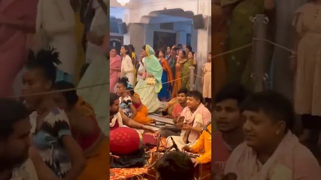 Hare Krishna Hare Rama Mantra || Srila Prabhupada's world || Iskcon Kirtan смотреть онлайн