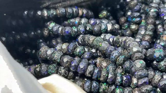 AUSTRALIAN MATRIX OPAL FACETED 3MM BEADS STRING 38 CARAT (B1008) смотреть онлайн