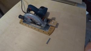 Распиловочный стол Верстак из ручной пилы циркулярки Bosch GKS 190 своими руками