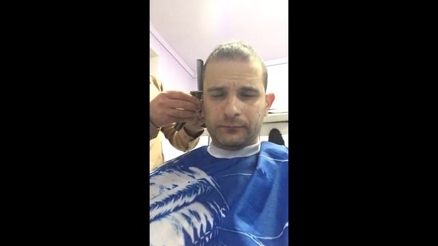 В парикмахерской смотреть онлайн