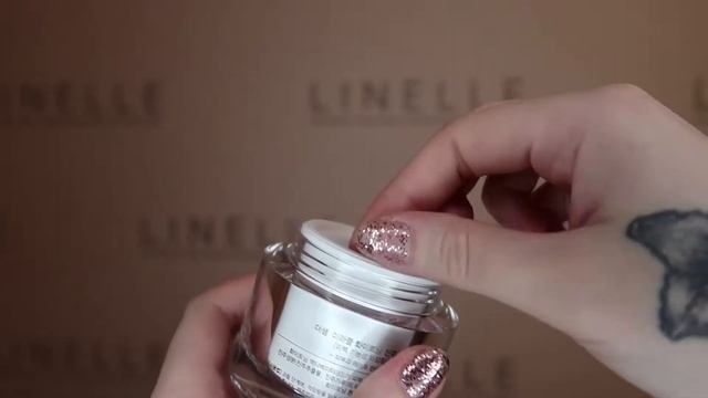 ОСВЕТЛЯЮЩИЙ ДНЕВНОЙ КРЕМ ДЛЯ ЛИЦА смотреть онлайн