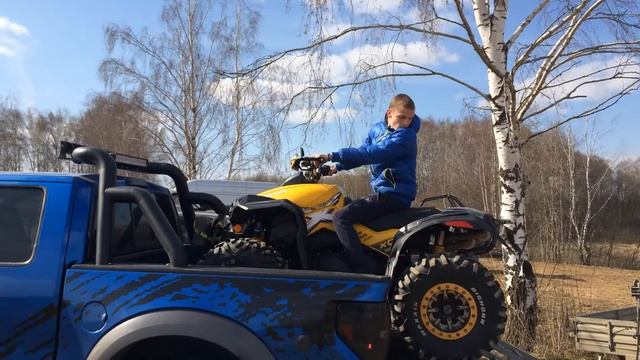 Разгружаем Квадроцикл из Пикапа смотреть онлайн