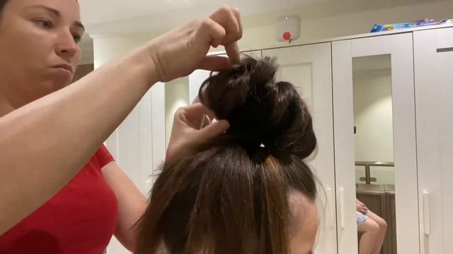 Объёмный небрежный пучок / небрежный пучок / пучок на валик /