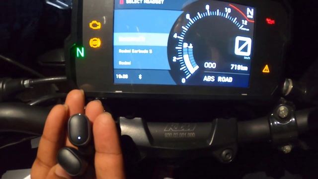 How to connect Phone & Headset on KTM DUKE 390 BS6 TFT Console смотреть онлайн