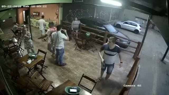 Policiais à Paisana Reagem A Assalto