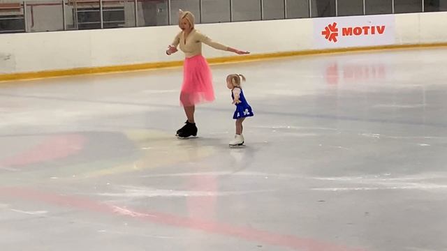 Яна Манакова первые соревнования (3 года) март 2019 Маленькая фигуристка смотреть онлайн