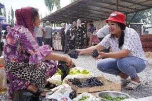 Узбекистан ! Восточный базар ! Бесплатные дыни! Кишлак Нанай.mp4