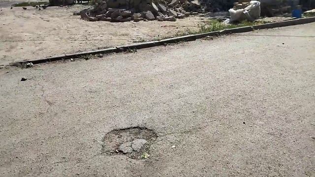 Делаем наш район лучше! Вокруг дома по проезду Воробьёва,11\11 начался долгожданный ремонт отмостки