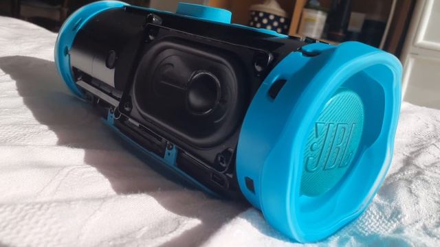 JBL Charge 4 Teal GG | Bass Test | Shape Of You смотреть онлайн