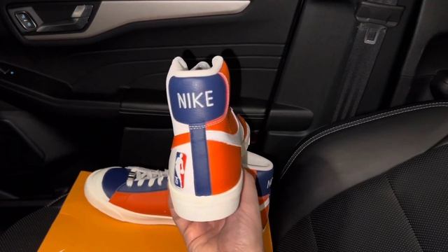 Nike Blazer Mid 77 NBA 75th Anniversary Knicks shoes смотреть онлайн