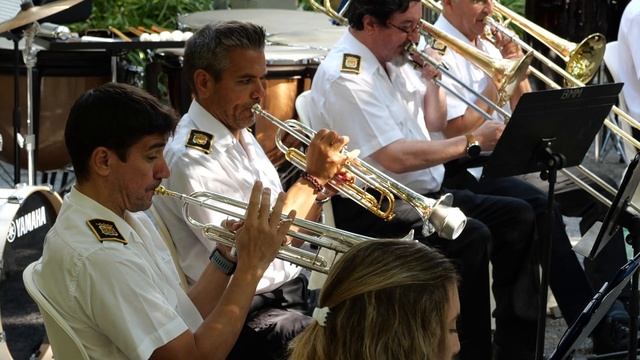 FLORES DE ESPAÑA (PASODOBLE - PÉREZ CHOVÍ) BANDA MUNICIPAL DE MÁLAGA- DÍA DE LA HISPANIDAD смотреть онлайн