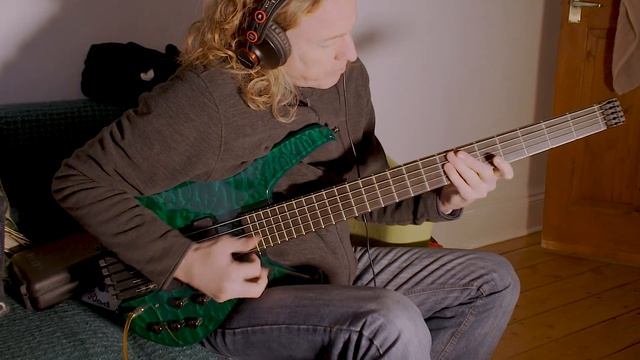 Gaz Rackham Status S2 classic 5 string thru neck bass guitar. смотреть онлайн