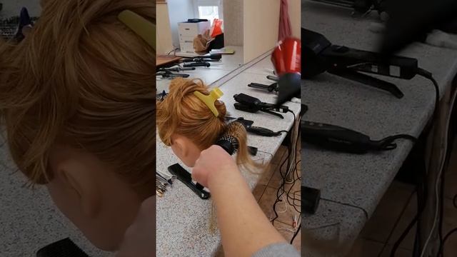 Укладка волос феном методом "брашинг" смотреть онлайн