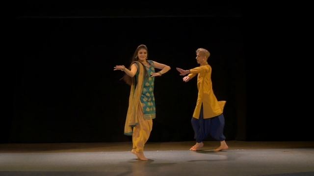 Sauda Khara Khara - Бельский Яков (Чандрасурья) и Федотова Юлиана (InDiDance) - Bollywood Bhangra смотреть онлайн