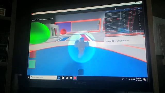 Hole in the wall game! смотреть онлайн