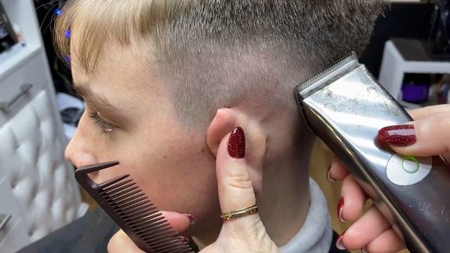 СТРИЖКА для мальчика в ДОМАШНИХ УСЛОВИЯХ. Стрижка андеркат смотреть онлайн