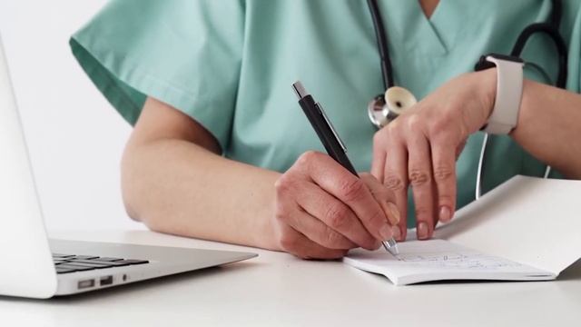 COATING ON THE TONGUE | НАЛЁТ НА ЯЗЫКЕ смотреть онлайн