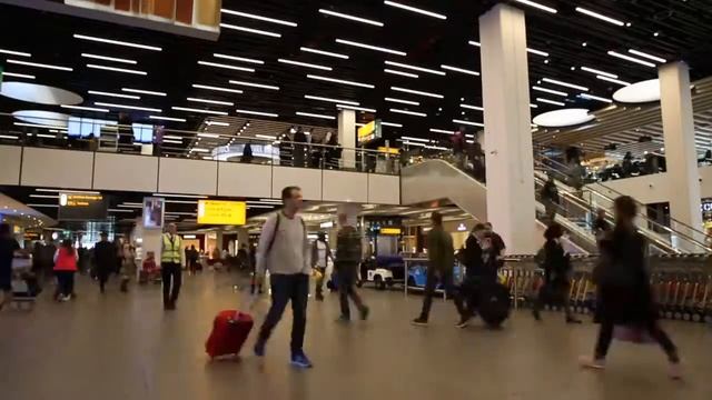 Amsterdam airport rush hour (timelapse) смотреть онлайн