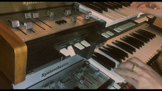 VAI 38 - Two Farfisa Syntorchestras смотреть онлайн