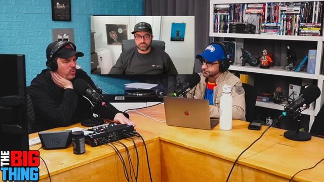 DISHONEST?! UFO HUNTER Says misinformation, conspiracy is UFO hype. Claims there is NO evidence. смотреть онлайн