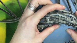 Фруктовница из остатков искусственного ротанга. Artificial rattan fruit bowl.