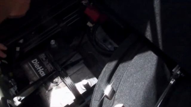 [TUT] 2010 Lexus RX 450h Battery Replacement