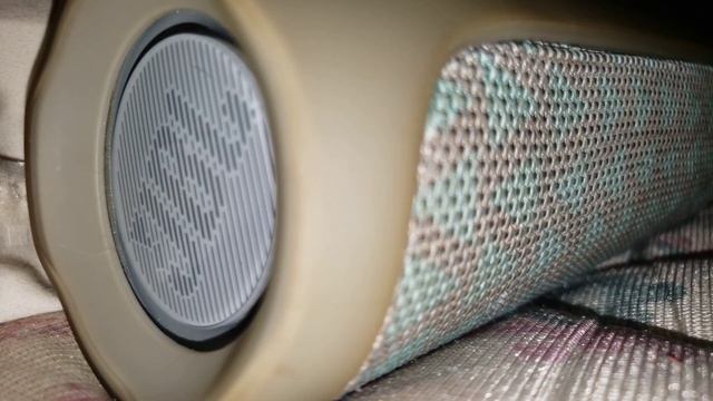 JBL Flip 4 Bass but better quality смотреть онлайн