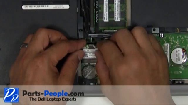 Dell STUDIO 1555 / 1557 / 1558 | Wireless WiFi Mini-PCI Card Replacement | How-To-Tutorial смотреть онлайн