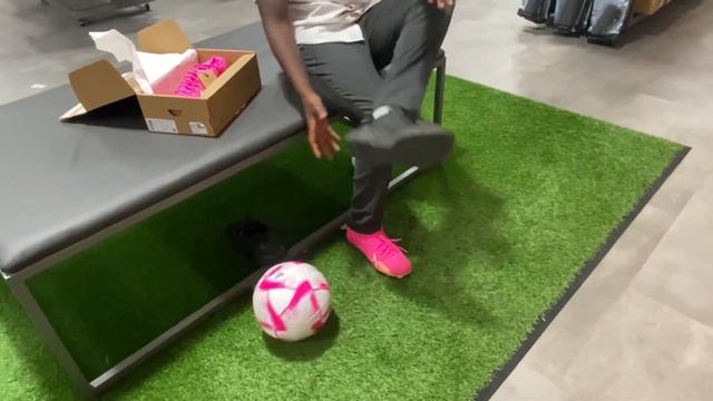 New Football Boots in SPORTS DIRECT!!! Part 2! *Kick Up Challenge!* смотреть онлайн