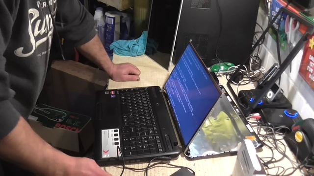 находки на электросвалке 126, ноутбук TOSHIBA, пришли запчасти ,меняем смотреть онлайн