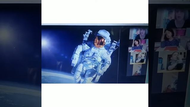 младшие детки старшей группы  День космонавтики