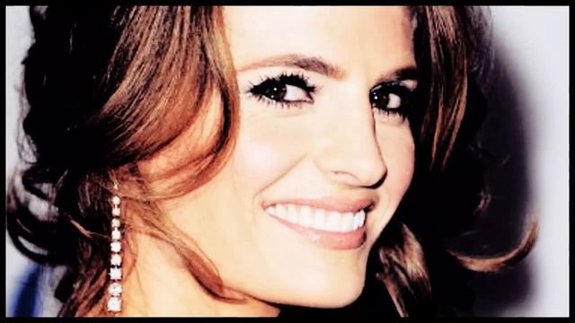 Stana Katic || Out Of My League смотреть онлайн
