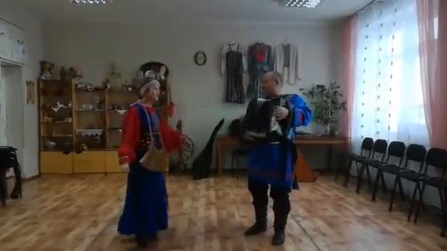 Ячменева Вероника(12 лет). Плясовая Владимирской области "Кузя едет на коне" смотреть онлайн