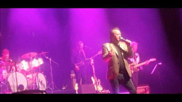 In the Memory of Elvis - "Hurt" смотреть онлайн