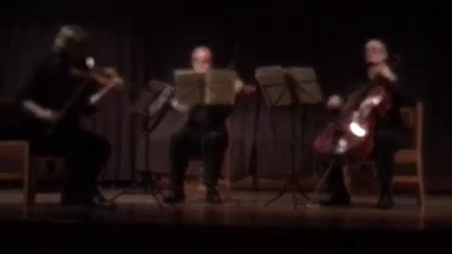 L. V. BEETHOVEN (170-1827): Trío de cuerda nº 1 en SI bemol mayor op. 3 (1794). “Allegro con brio” смотреть онлайн