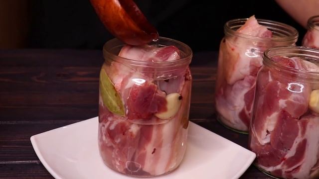 Кладу мясо в банку и получаю вкуснейшую закуску! Так готовлю сало, грудинку или мясо. смотреть онлайн