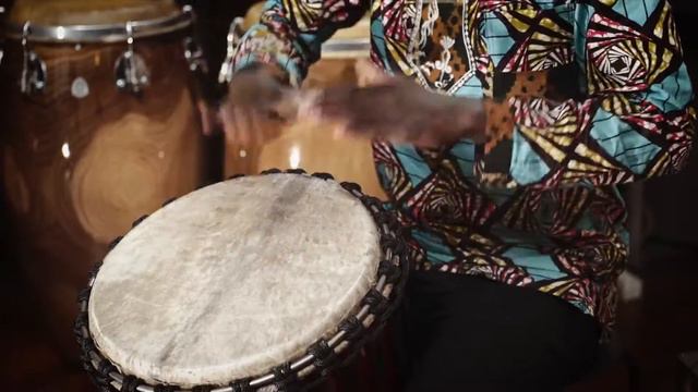Issiaka Dembele & Ossi Percussion 14" maple djembe смотреть онлайн