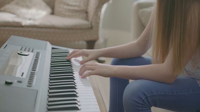Roland E-X20 Arranger Keyboard: The portable keyboard that sparks your child’s passion for music. смотреть онлайн
