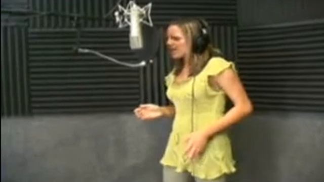"Break Away"by Kelly Clarkson, sung by Gabrielle Howarth age 12 (2005) смотреть онлайн