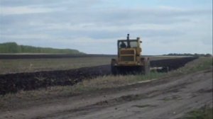 Вспашка зяби Кировцем К-701 - Plowing plowed fields Kirovtsem K-701