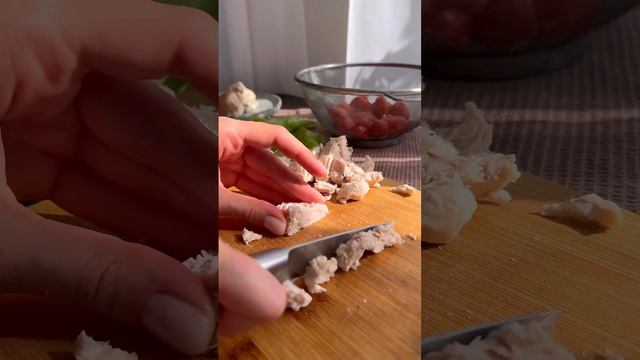 Очень вкусный салат с курицей