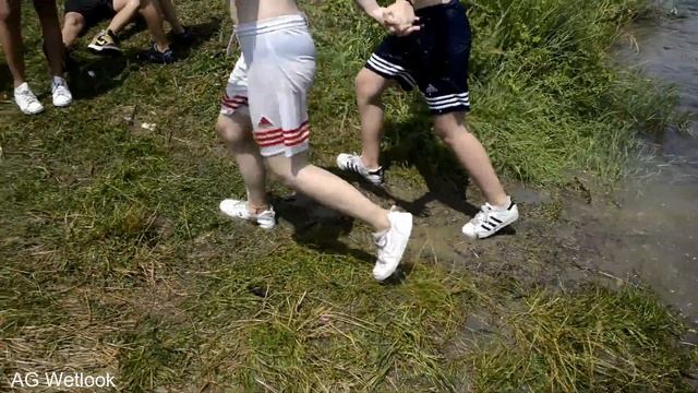 Pescia 2018 - In river with clothes and shoes! 7/10 смотреть онлайн