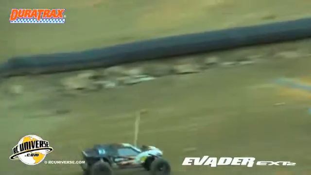 DURATRAX Evader EXT2 RTR Stadium truck смотреть онлайн